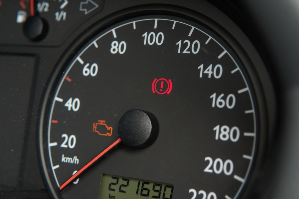 ¿Por qué se ha encendido la luz del testigo del motor?